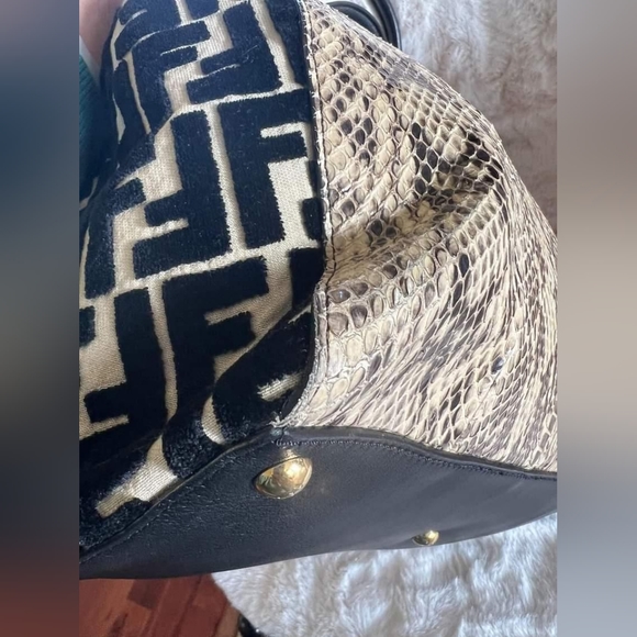 AUTHENTIC FENDI 2Jours -  RARE ITEM - Picture 6 of 16